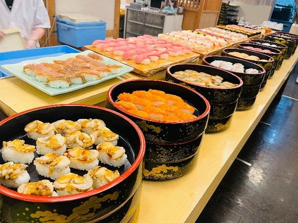 ■【静岡】心打たれる絶景巡り!徳川家康公ゆかりの地《久能山東照宮×眼下に広がる大パノラマ「日本平ロープウェイ」×ド迫力!30種寿司食べ放題♪1